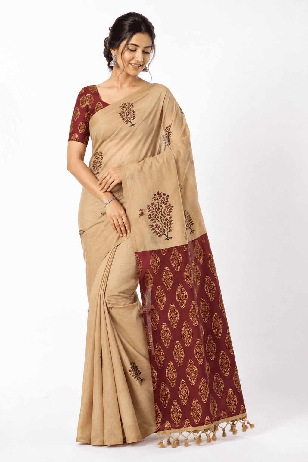 Women's Sandal South Cotton Mix Block Printed Saree with Maroon Paisley Printed Pallu with; Unstitched Blouse Women's Sandal South Cotton Mix Block Printed Saree with Maroon Paisley Printed Pallu with; Unstitched Blouse